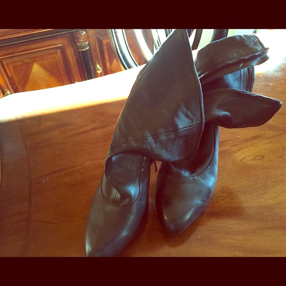 Great booties high heel max studio size 8 black
